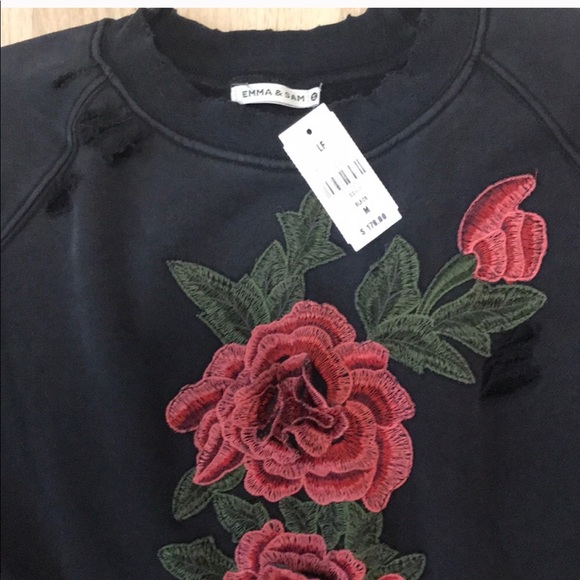 NEW 🎈LF Flower Appliqué distressed sweatshirt - Picture 4 of 6